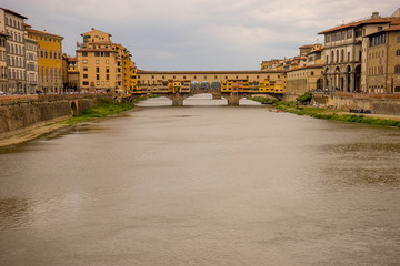 Fototapeta premium The Ponte Vecchio over the Arno River in Florence, Italy