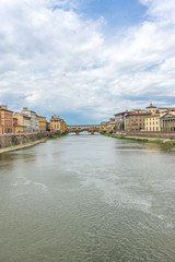 Obraz premium The Ponte Vecchio over the Arno River in Florence, Italy