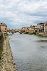 Fototapeta premium The Ponte Vecchio over the Arno River in Florence, Italy