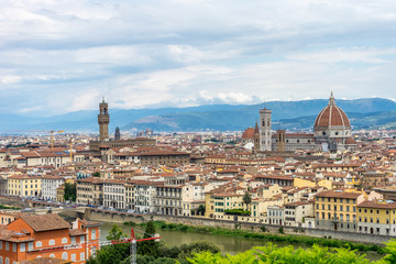 Fototapeta na wymiar Panaromic view of Florence with Palazzo Vecchio and Duomo viewed from Piazzale Michelangelo (Michelangelo Square)