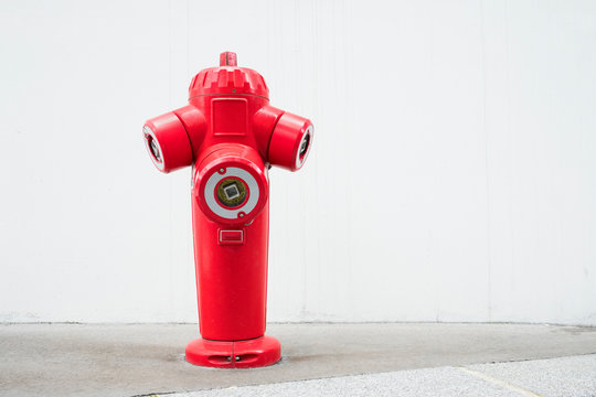 incendie pompier bouche eau branchement hydrant poteau d'incendie borne fontaine dispositif sécurité rouge
