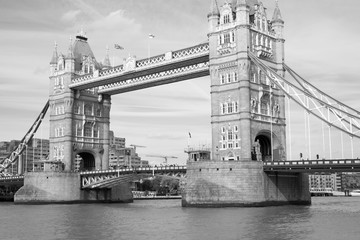 london's tower bridge