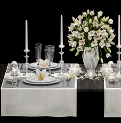 Table setting with a bouquet of flowers in a vase