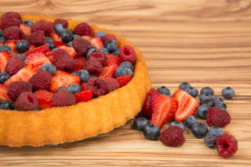 berry pie, strawberries, blueberries, raspberries