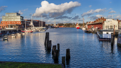 Panorama Hafen Hansestadt Lübeck sonnig HD