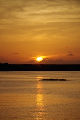 Obraz na płótnie Canvas Sandy beach sunset