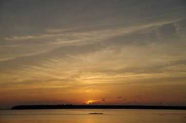Fototapeta na wymiar Sandy beach sunset