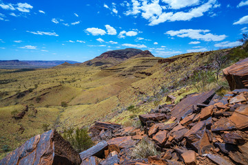 hiking on mount bruce in karijini national park, western australia 57
