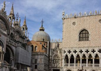 Fototapeta na wymiar Venice San Marco Cathedral architecture, Italy
