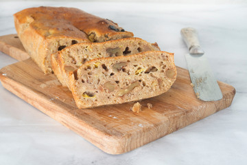 Cake of banana and nuts