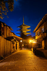 京都市 八坂の塔 夜景