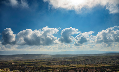 Naklejka premium Lone hot air balloon
