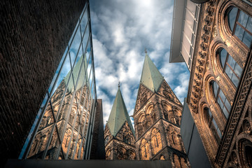 Bremer Dom Turm von unten