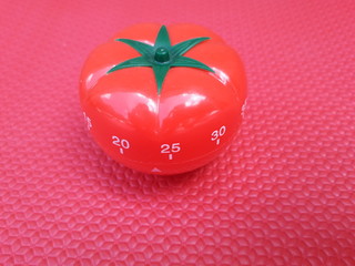 Pomodoro timer - mechanical tomato shaped kitchen timer for cooking or studying.
