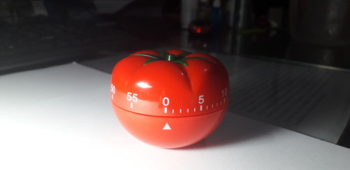 Pomodoro timer - mechanical tomato shaped kitchen timer for cooking or studying.