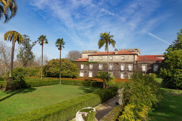 Fototapeta premium Country house Quiñones de León