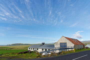 Fototapeta na wymiar alter Bauernhof bei Vik, Island