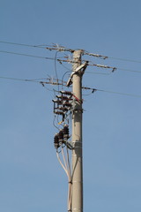 Pilone dell'elettricità con fili elettrici, Electricity pylon with electric wires	