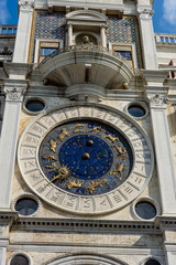 Obraz premium Italy, Venice, St Mark's Clocktower, LOW ANGLE VIEW OF CLOCK TOWER