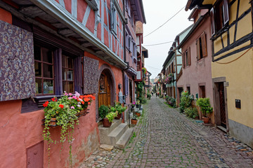 Fototapeta na wymiar Village d'Eguisheim, Alsace, Haut-Rhin, Grand Est, France