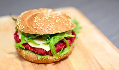 Beetroot burger with arugula