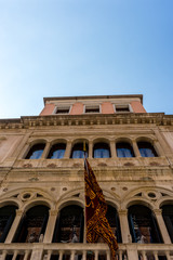 Obraz premium Italy, Venice, a large stone building