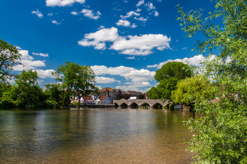 Fototapeta na wymiar Fordingbridge and the River Avon in Hampshire