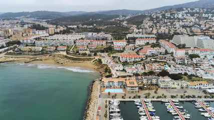 Obraz premium Widok z lotu ptaka na Sitges. Barcelona. Hiszpania. Zdjęcie drona