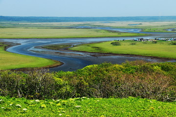 Fototapeta na wymiar 北海道 霧多布湿原　琵琶瀬川の風景