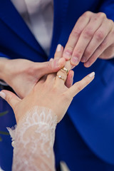Fototapeta premium Moment zakładania obrączek