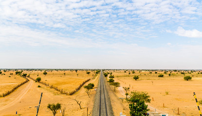 Obraz premium endless railroad train track, Thar Desert, Rajasthan, India
