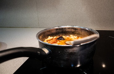 COOKING SPANISH FABADA IN A POT