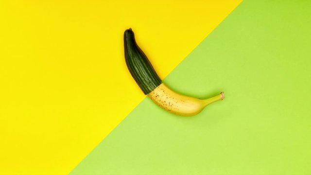 Gurke und Banane werden zu einer Frucht Stop Motion