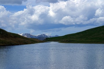 Fototapeta na wymiar gorgeous lake landscape photos.artvin/savsat/turkey