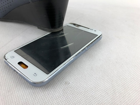 colpo di tacco vena lo schermo dello smartphone