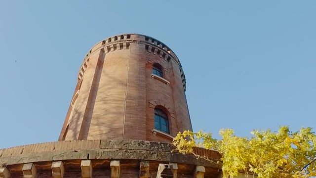 toulouse donjon brick tower monument sky blue