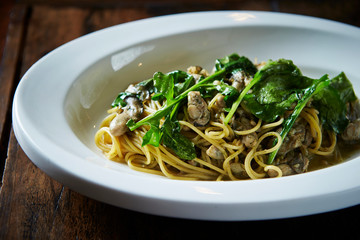 Oyster and spinach spaghetti