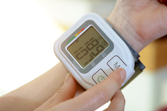 Patient with sphygmomanometer has too high blood pressure