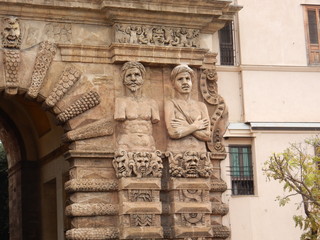 ヌオーヴァ門　パレルモ