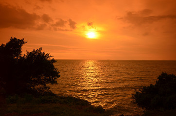 Fototapeta na wymiar Sunset and sea