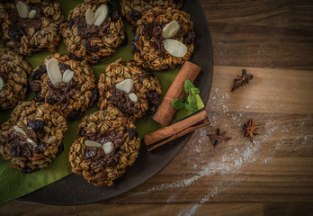 cynamon, mięta, ciastka owsiane © byMishka