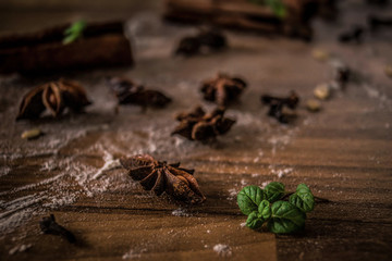 cynamon, mięta  © byMishka