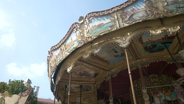 carousel cheval montmartre