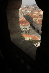 Vista de passagem da torre dos Clérigos Porto Portugal