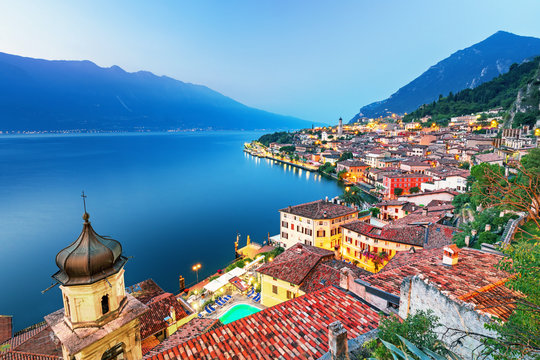 รูปภาพSul เลือกดูภาพถ่ายสต็อก เวกเตอร์ และวิดีโอ32,986 Adobe Stock