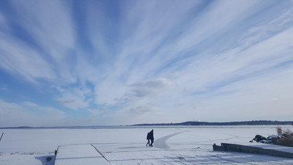 Fototapeta premium Ice lake hike