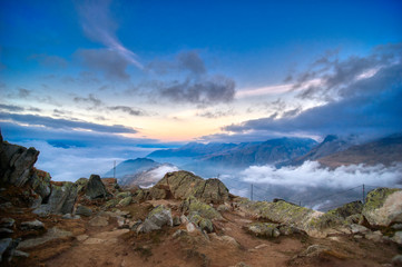 Nach Sonnenuntergang in den Bergen