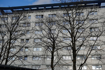 Lüdenscheid Hochhaus hinter Bäumen