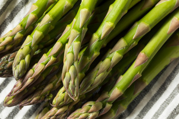 Raw Green Organic Asparagus Spears