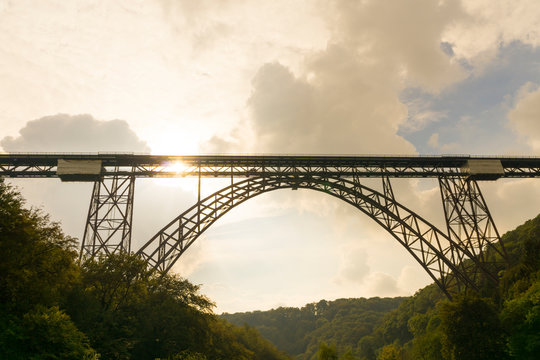 Germany, Muengsten Bridge between Solingen and Remscheid at twilight